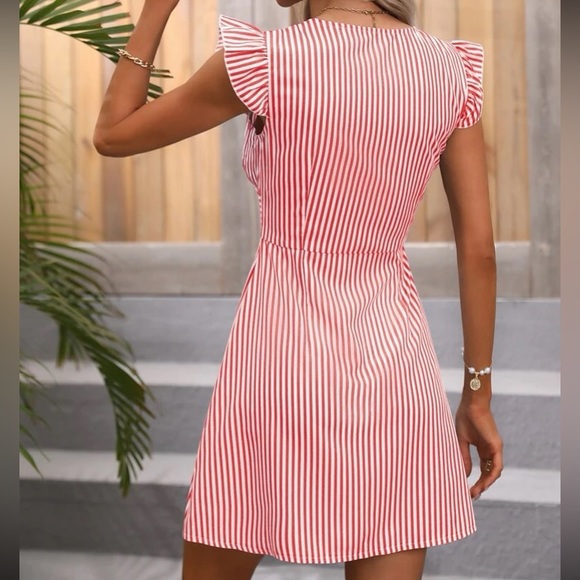 Boho green plunging V neckline button detail dress - Picture 10 of 15